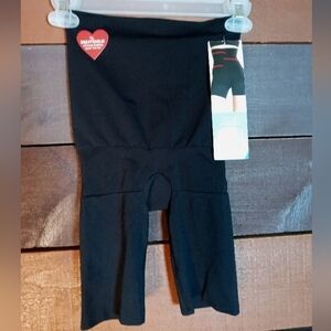 NWT Spanx Assets Small Black Breathable High Waist Shaping Shorts